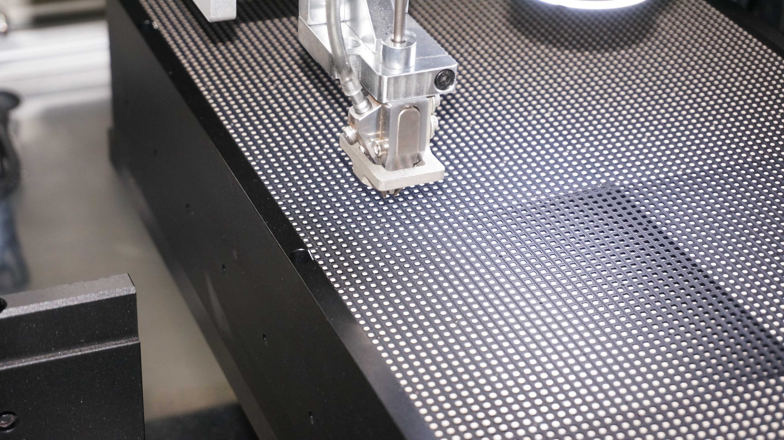 Mask Screwing Mask Screwing